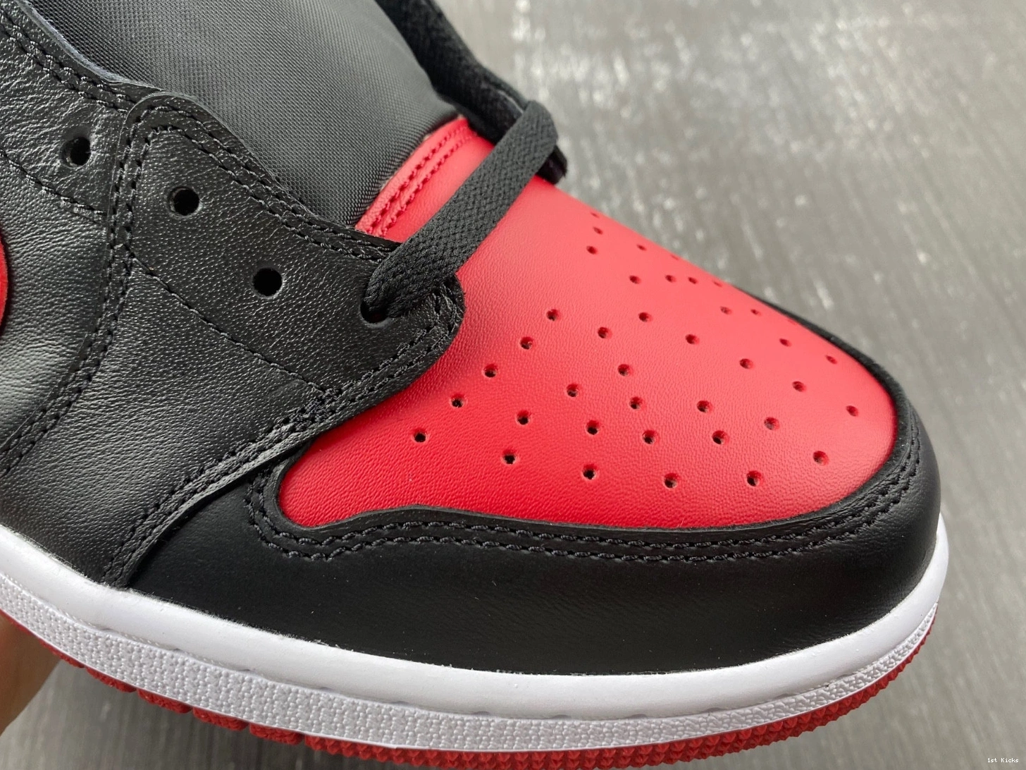 1 (2015) Low Jordan 705329-001 Bred - Retro 0207